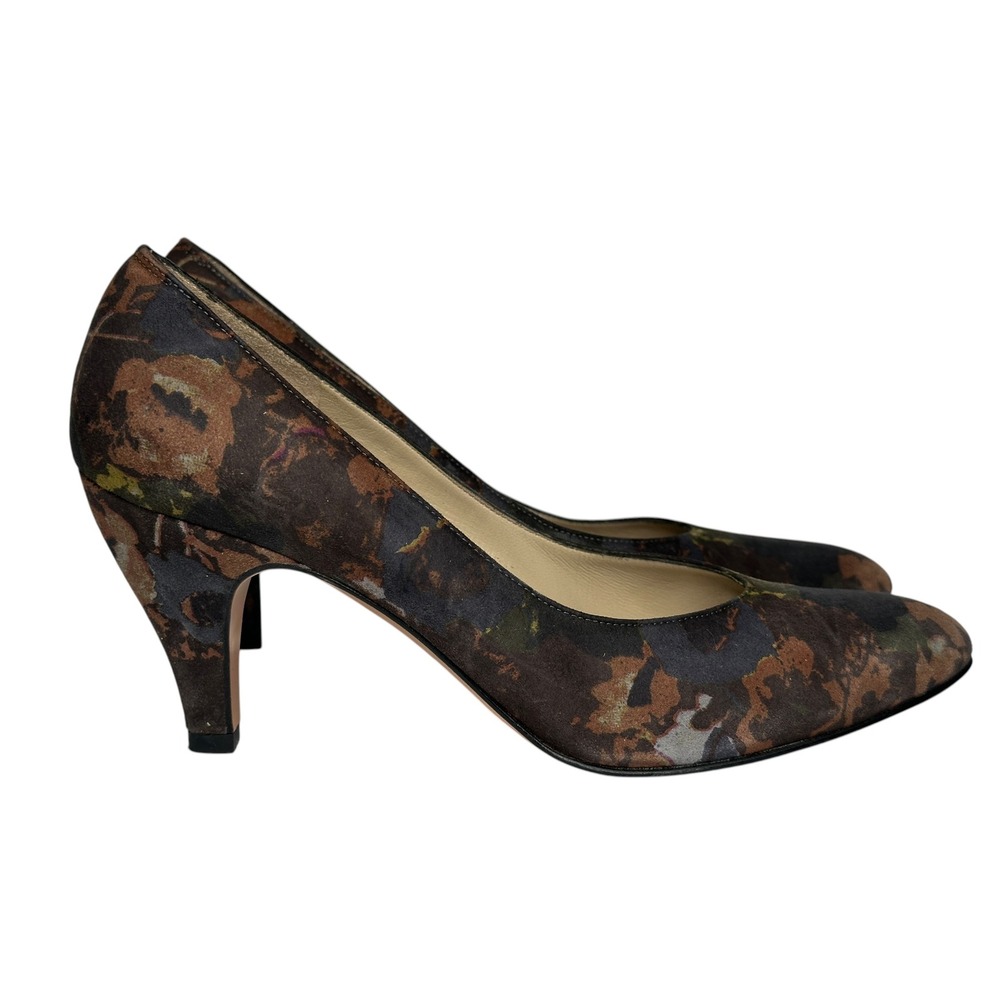 Salvatore Ferragamo Pumps 7 AAA Brown Floral Tapestry Almond Toe Italian Heels